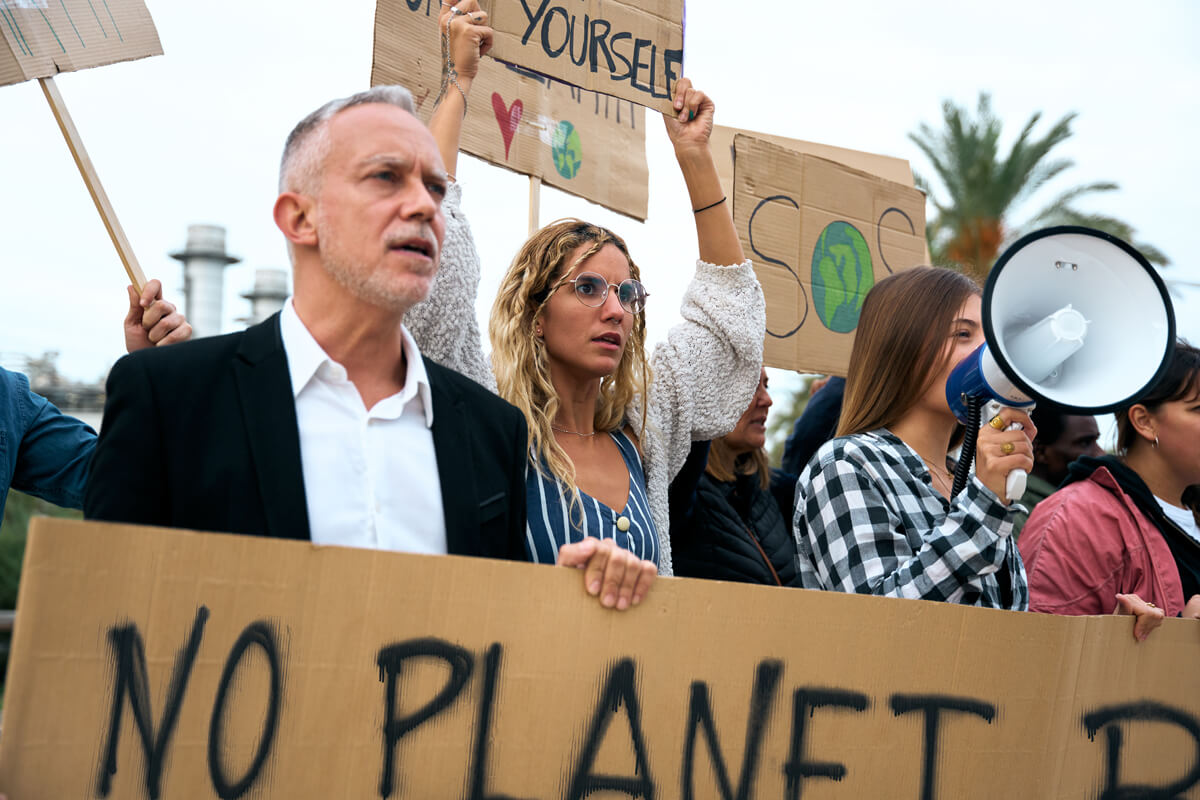 Et si la vraie guerre était celle contre... Et si la vraie guerre était celle contre...